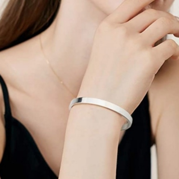 Silviax 'Keep....Going' Siver Inner Engraved Bangle Cuff Bracelet NWOT In Box - Picture 5 of 13